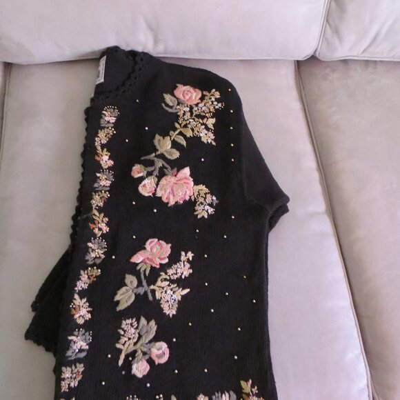 Women's Jacque and KoKO Embossed Cardigan Sweater - Picture 3 of 3